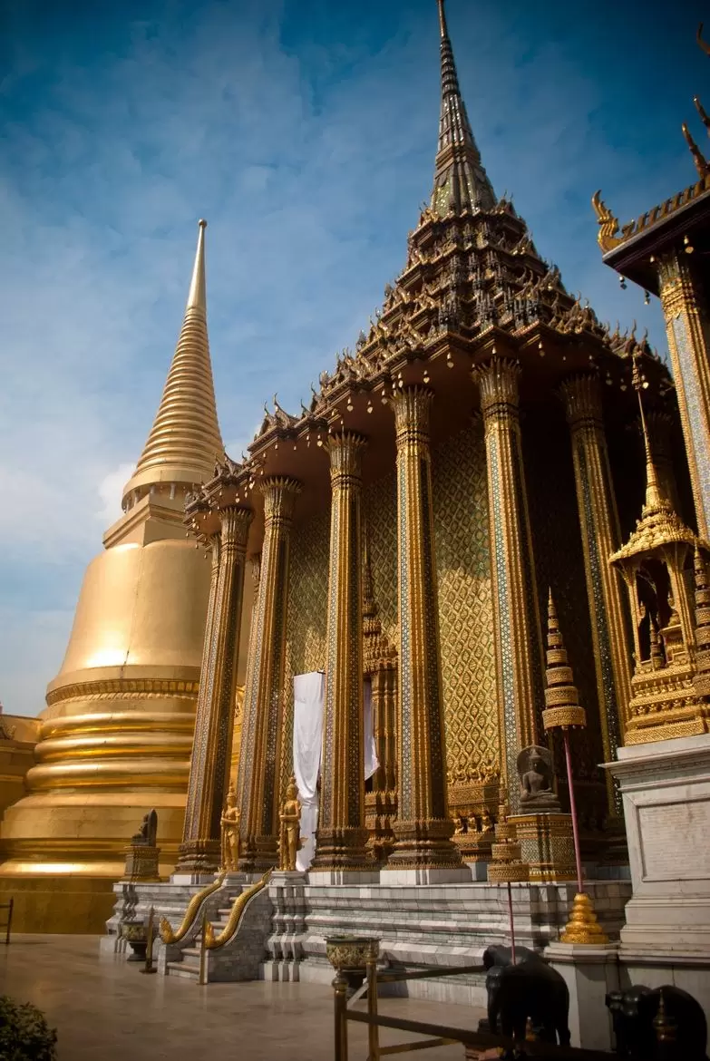 Wat Phra Kaew: Budizm'in En Kutsal Tapınağı