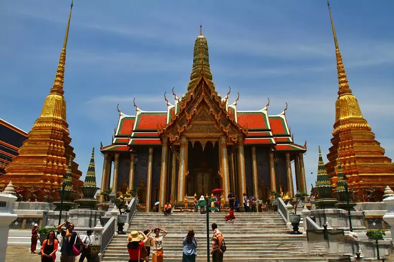 Wat Phra Kaew: Tayland'ın Turistik Yerleri Arasında Öne Çıkan Kutsal Mekanı