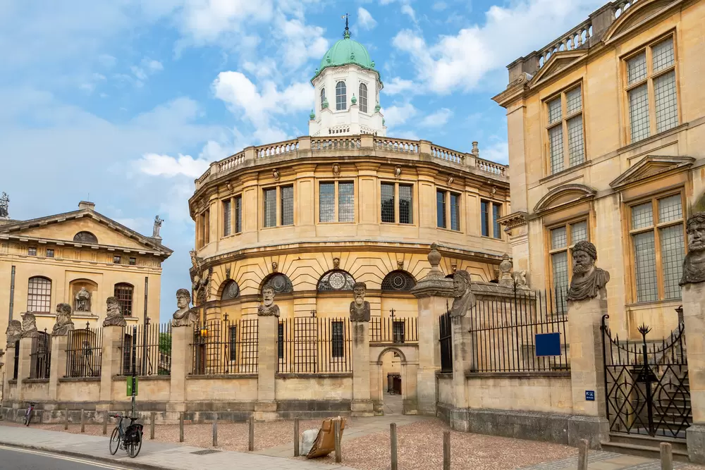 Sheldonian Theatre: Unul dintre locurile pe care trebuie să le vizitați în Oxford