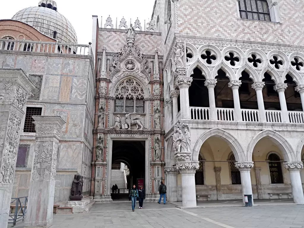 Schickes Gebiet Porta Venezia: Das trendigste Viertel von Mailand