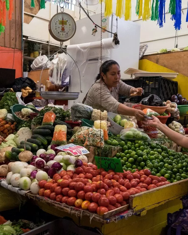 Călătorie în bucătăria mexicană: Degustare de mâncare la piața San Juan