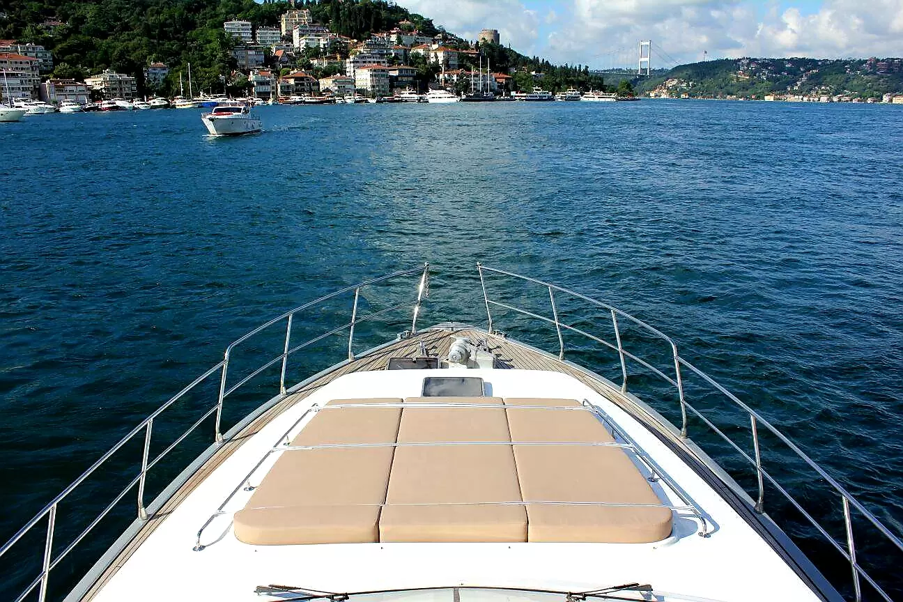 Une promenade romantique sur le lac d'Annecy : croisières en bateau et vue panoramique