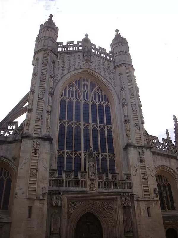 Bath Abbey: Una dintre cele mai importante structuri ale arhitecturii gotice din Anglia