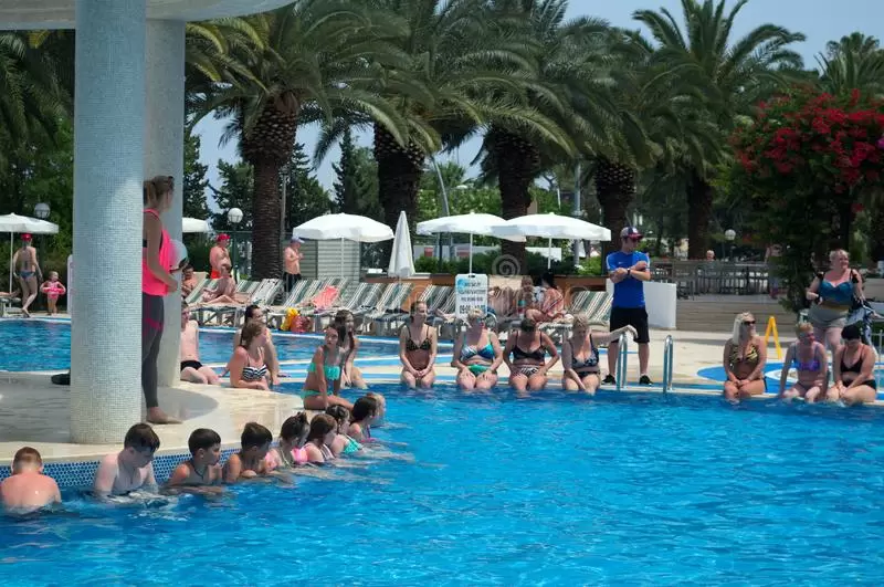 What can be done in Kemer to have fun with the family?