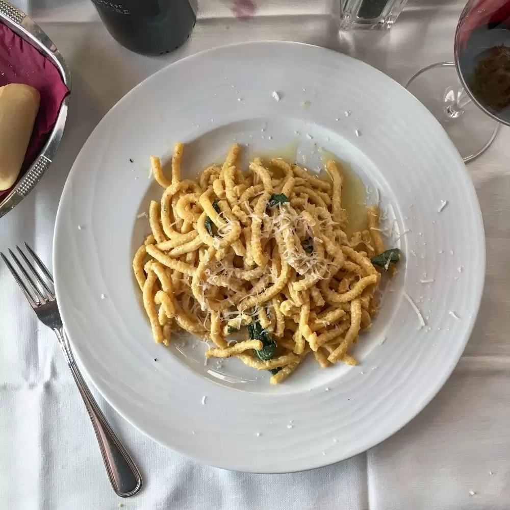 Las 10 mejores comidas que los amantes de la comida deben probar en Bolonia